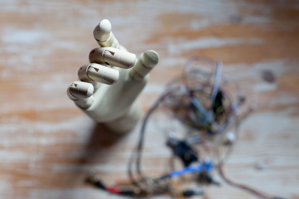 3D Printing News Briefs: CubeSats, Prosthetics, and a Three-Legged Dog